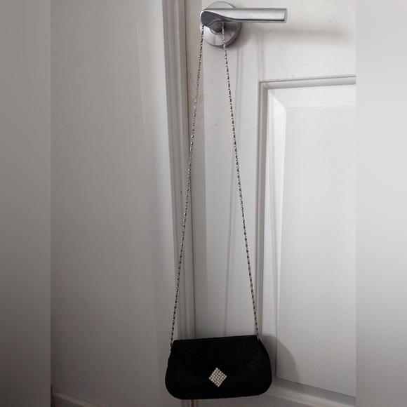 Small Black Elegant Shoulder Purse Clutch - Picture 5 of 5